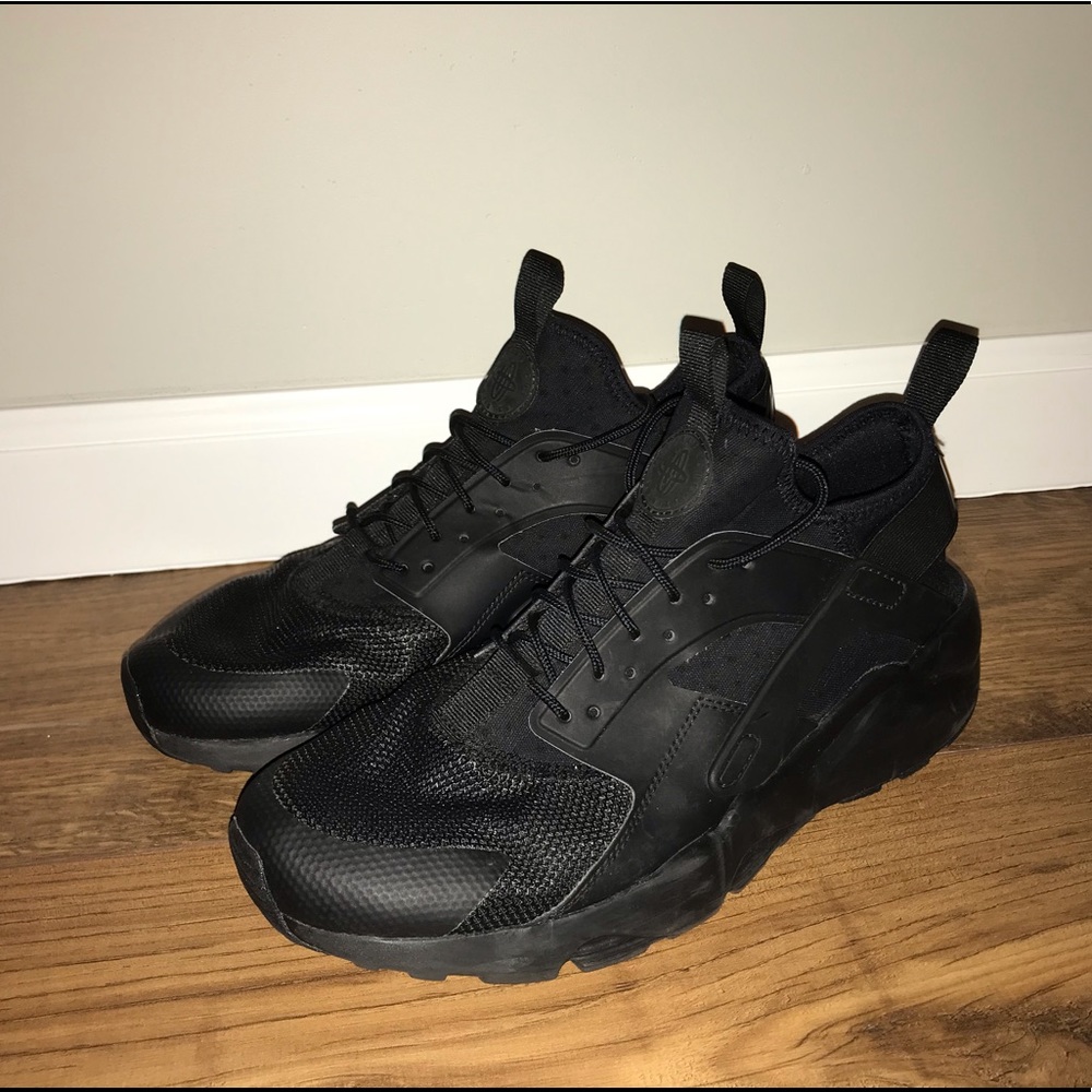 Nike Huaraches (Black)